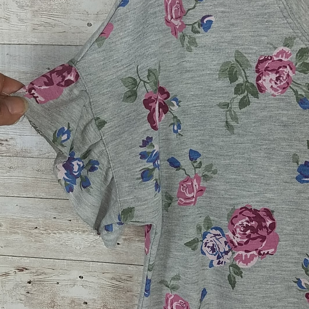NWT, Silverwear, women's Gray and Pink Floral top, Round-neck, Sz PS - Picture 5 of 8